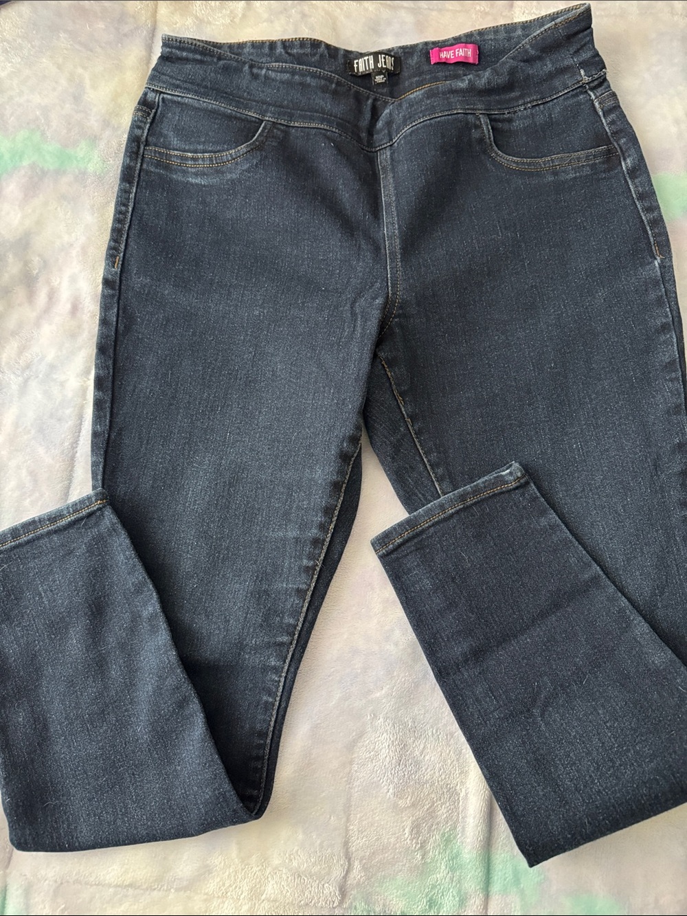 Women’s Skinny Jeans in Dark Indigo